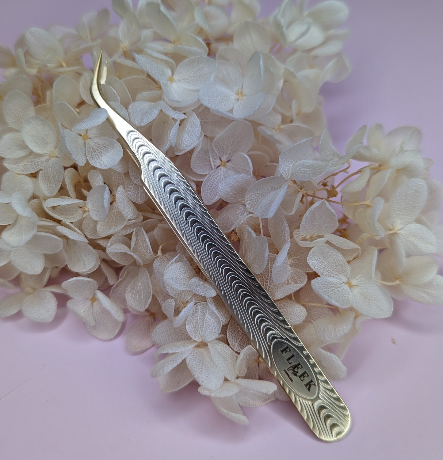 FLEEK CURVE TWEEZER